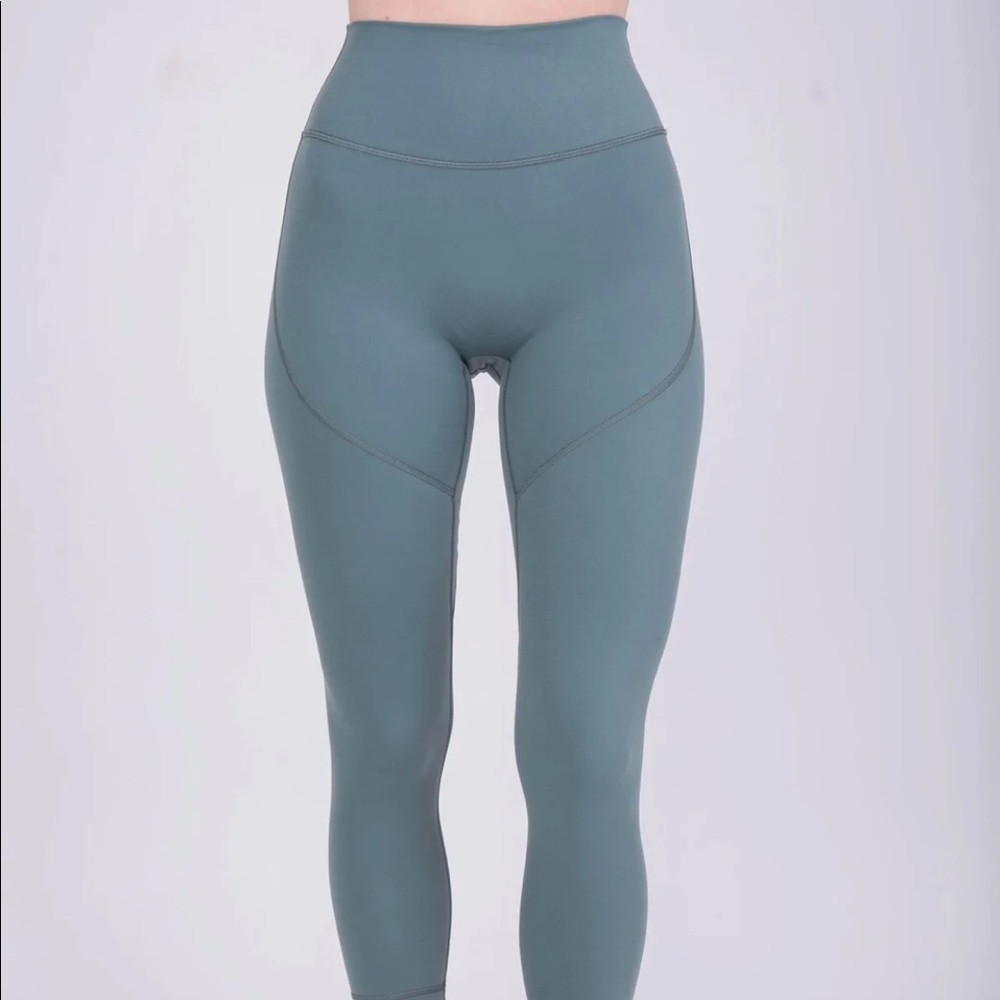 ptula shelby leggings in basil